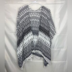 NWOT Eyeful women’s paisley print embroidered hem‎ loose open thin top one size